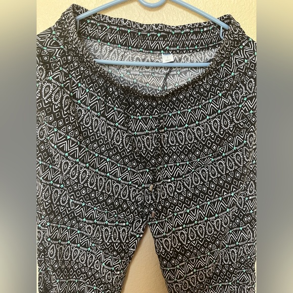 Old navy Woman Trousers - Picture 1 of 3